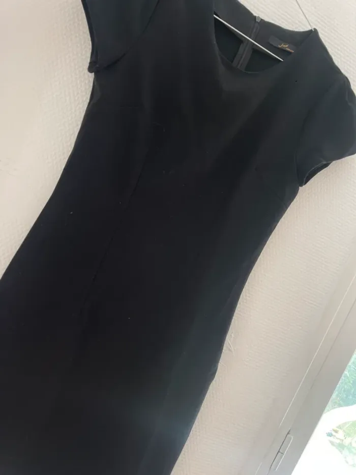 Robe cintré noir - photo numéro 2