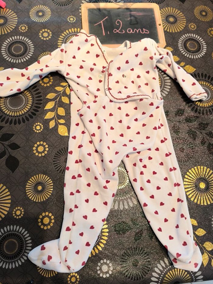 Pyjama taille 2 ans en très bon état - photo numéro 3