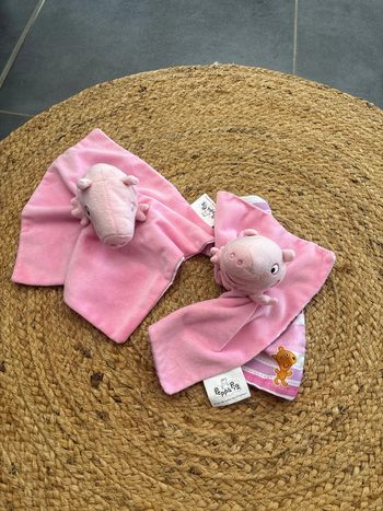 Lot de 2 doudou peppa piG