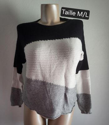 Pull tricolore