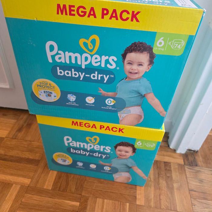 lot 2 carton couches Pampers taille 6
