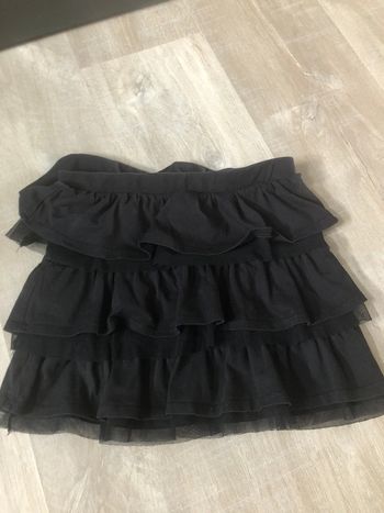 Jupe noire à volants