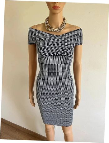 Robe bleue marine et blanche avec épaules dénudées Morgan taille XS jamais portée