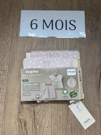 Ensemble t-shirt + short neuf 6 mois