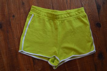 Short sport Jennyfer Taille S - 36 vert pomme