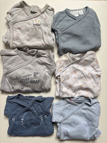 Lot bodies garçon 1mois