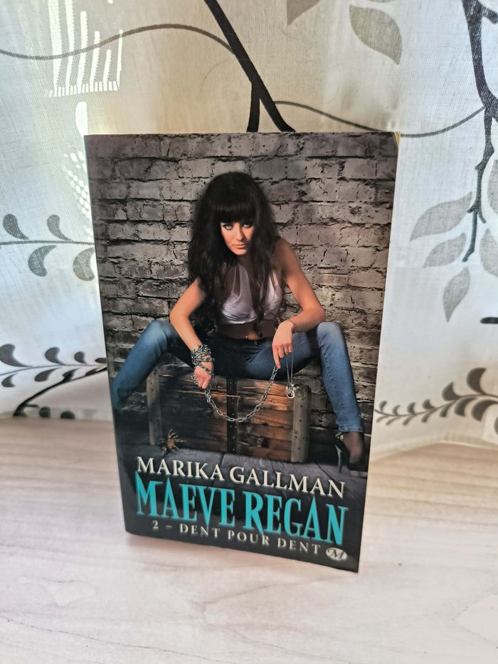 livre Maeve Regan - Tome 2 - Dent Pour Dent - Gallman Marika en tres bon etat