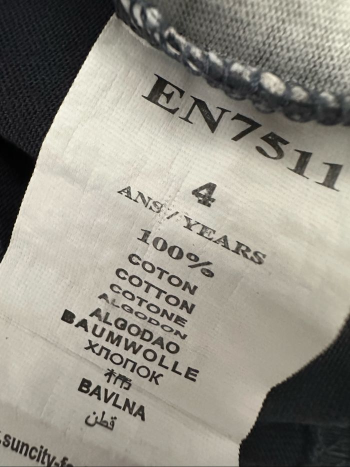 Ensemble short T-shirt manches courtes marine /rouge Marvel Spiderman 4 ans très bon état - photo numéro 7