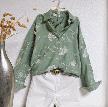 Blouse verte broderie beige taille 5xL 🌸