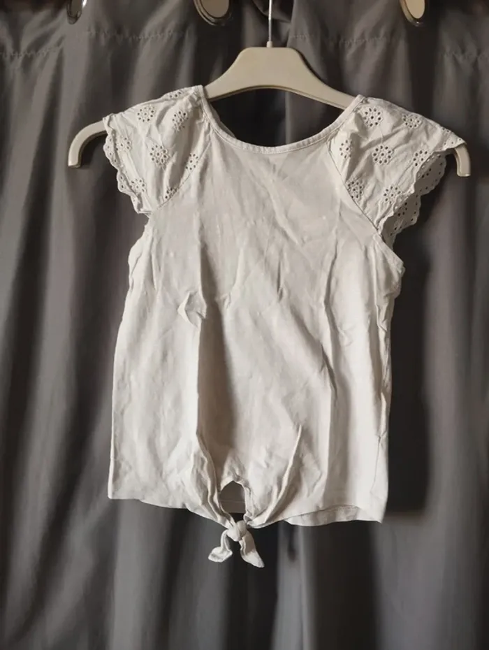 T-shirt blanc dentelle