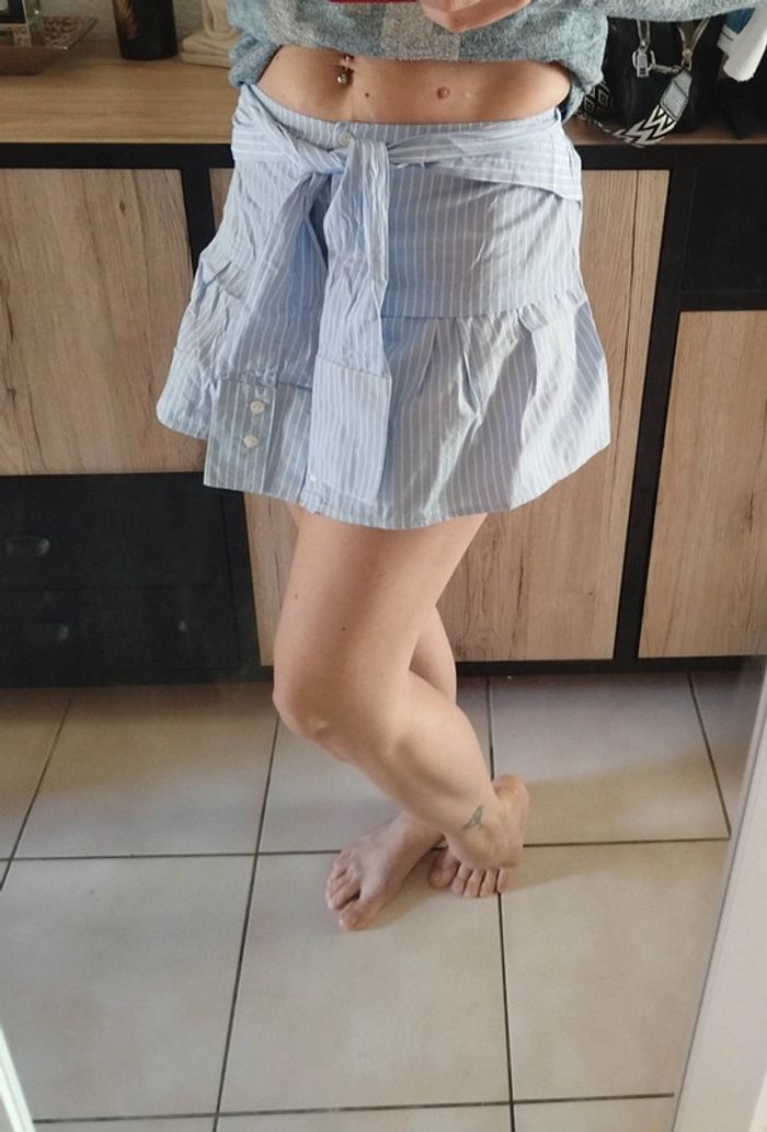 Jupe chemise sexy bleu à rayures blanches taille 36 Pull & Bear - photo numéro 2