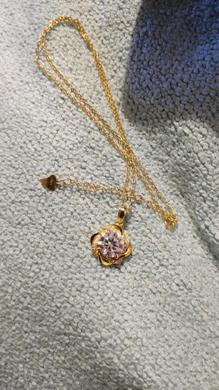 Collier en argent véritable plaqué or pendantif moissanite 3 carats - photo numéro 2