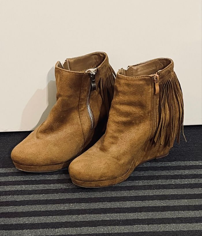 Chaussures bottines boots compensées à franges femme taille 38 Top Or - photo numéro 2