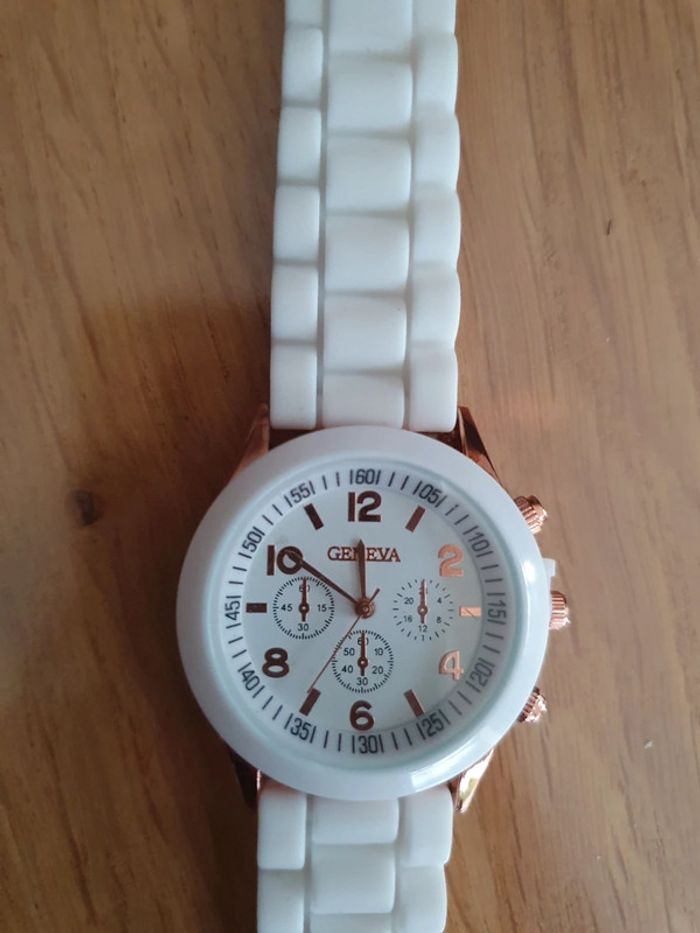 Montre - photo numéro 2