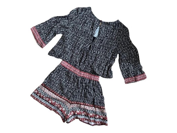 Combi short à motifs manches 3/4 Bershka taille S très bon état - photo numéro 2