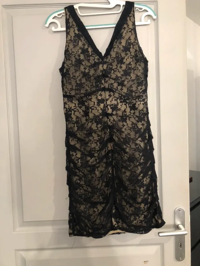 Robe effet dentelle - photo numéro 4