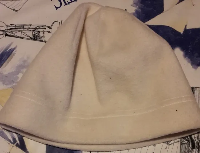 Lot 2 bonnets: noir et blanc - photo numéro 2