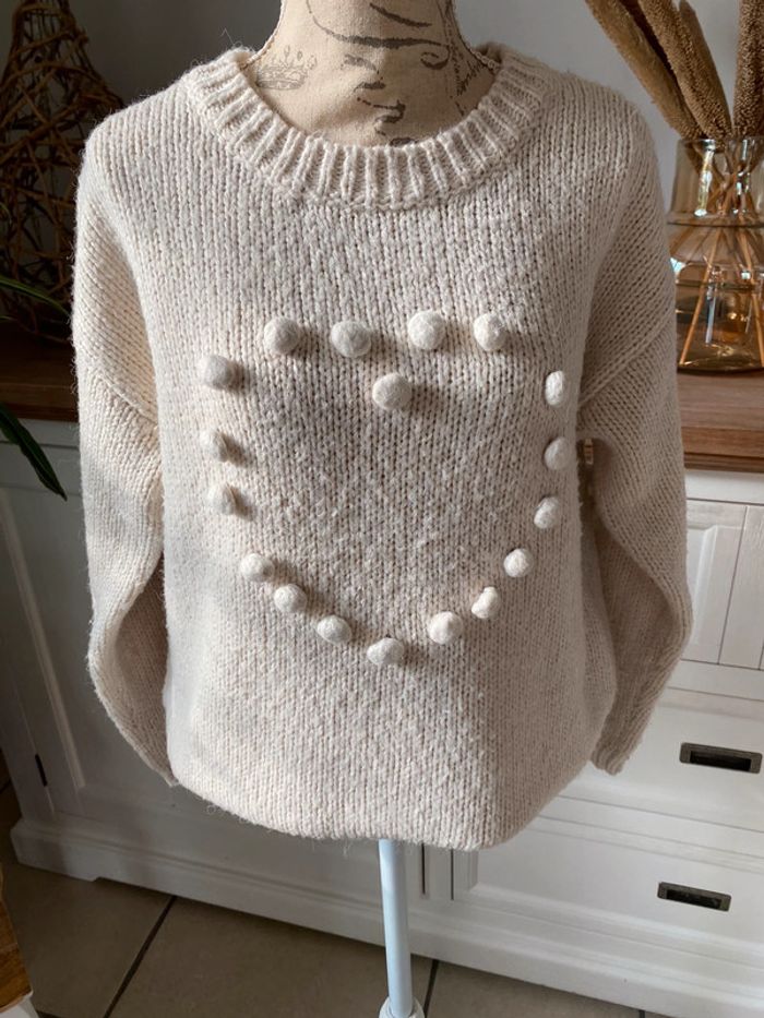 Pull coeur beige