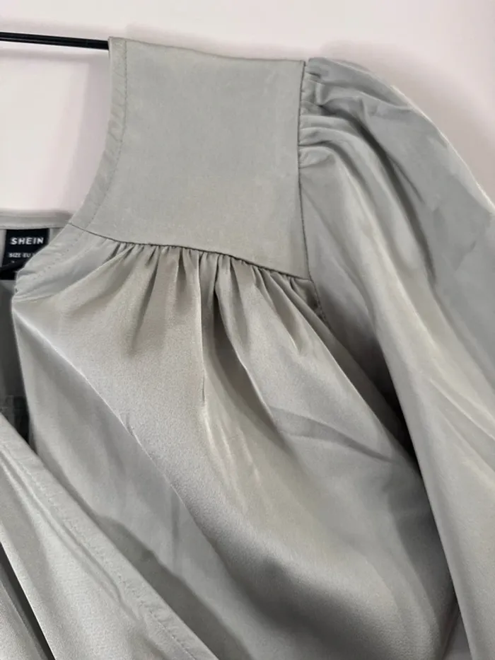 👗 Robe portefeuille d'été ou soirée effet satin- Shein-neuf sans etiquette- taille L couleurverte - photo numéro 4