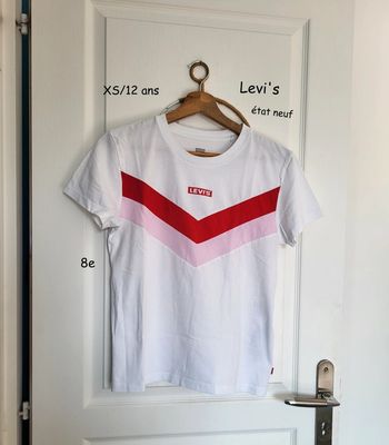T-shirt levi's etat neuf XS 12 ans