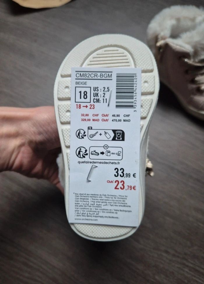Magnifiques bottines fourrées neuve avec étiquette taille 18 - photo numéro 2