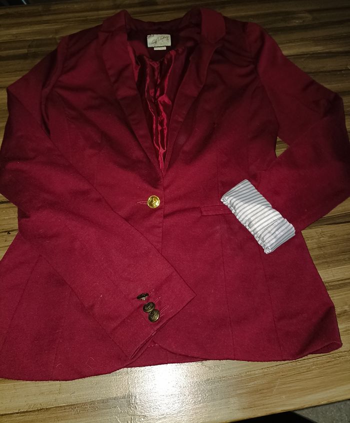 Élégance Assurée avec ce Blazer Rouge Bordeau "Lovely Tailoring" Pull & Bear - photo numéro 3