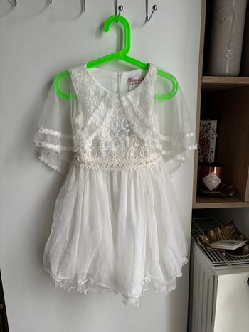 Robe chic blanche tulle broderie fille 6 ans neuf