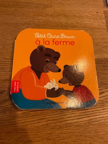 Livre Mon petit cartonné Petit Ours Brun à la ferme