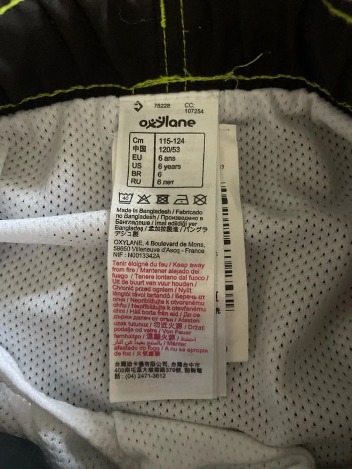 Short de bain noir Décathlon taille 6 ans - photo numéro 2