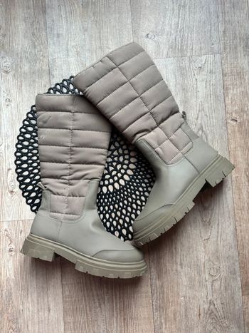 Bottes matelassées kaki Zara