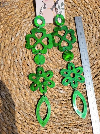 Boucles trèfles 4 feuilles et fleurs 20cm