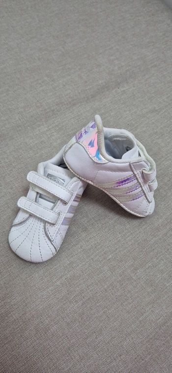 Baskets adidas bébé fille neuve