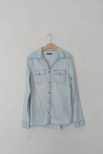 Chemise en jeans bleached (jeans blanchi) Kiabi 12 ans
