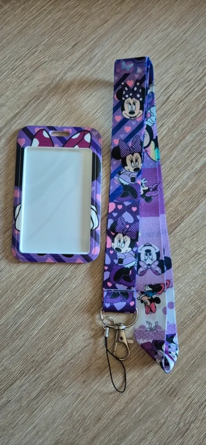 Porte carte d'identité Minnie avec lanière fantaisie. - photo numéro 4