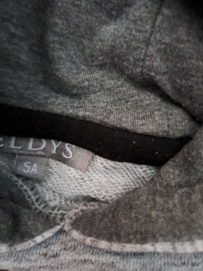 Sweat à capuche 5 - photo numéro 2