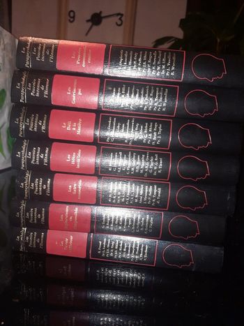 Parapsychologie, les pouvoirs inconnus de l'homme, lot de 8 livres, Tchou, Laffont