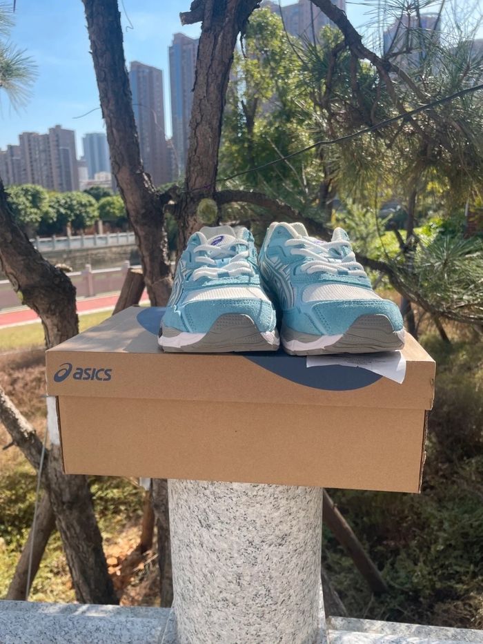 ASICS Gel-NYC Cream Arctic Sky Taille 42.5 - photo numéro 2