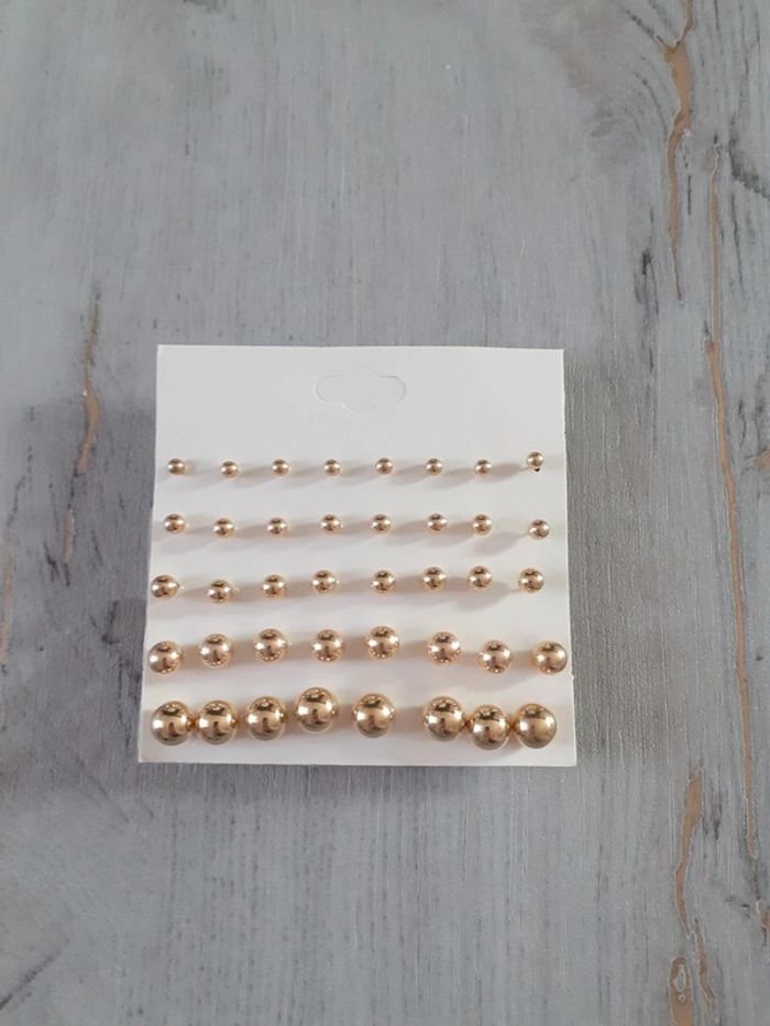 Lot boucles d'oreilles dorées