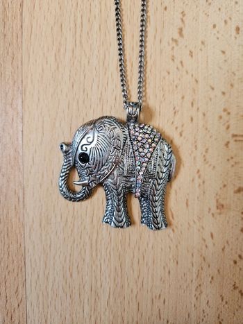 Collier fantaisie éléphant