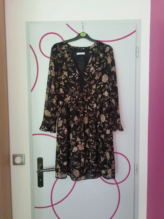 Robe a motif fleuri femme Mango taille xs 1
