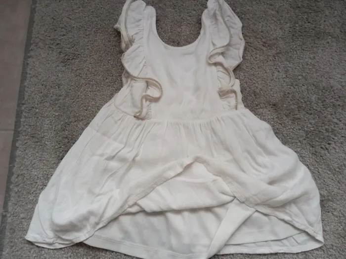 Lot 2 robes + 1 jupe 4 ans - photo numéro 2