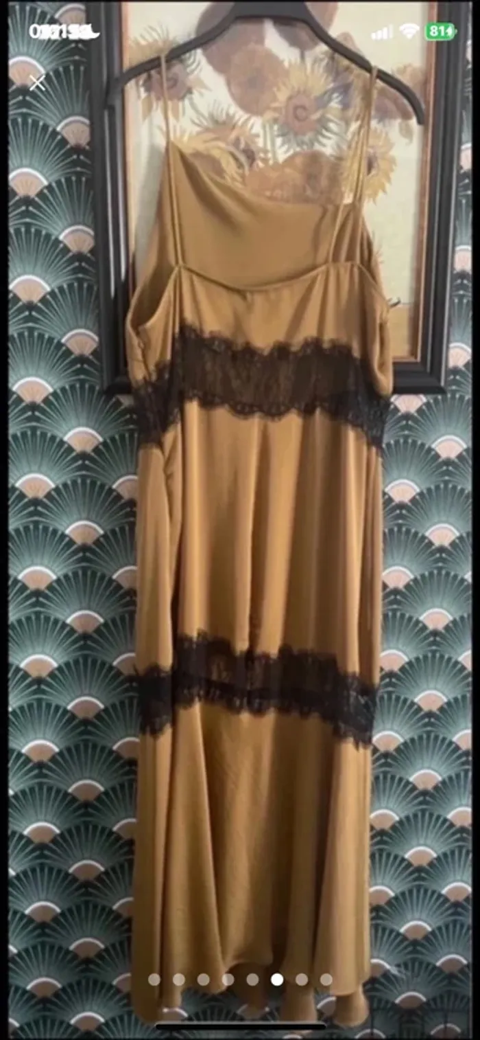 Belle robe satiné moutarde et dentelle noire taille XL - photo numéro 3