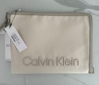 Pochette Calvin Klein