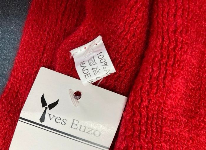 Écharpe rouge : Yves Enzo - photo numéro 4