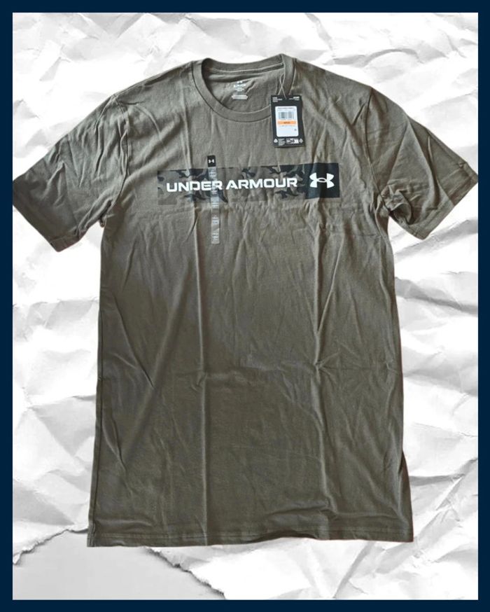 T-shirt neuf Under Armour UA Camo Chest Strip SS taille S