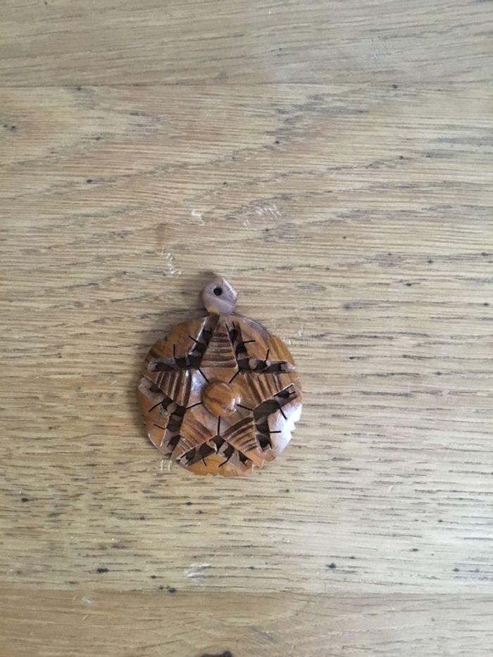 Pendentif en bois d Olivier - photo numéro 1