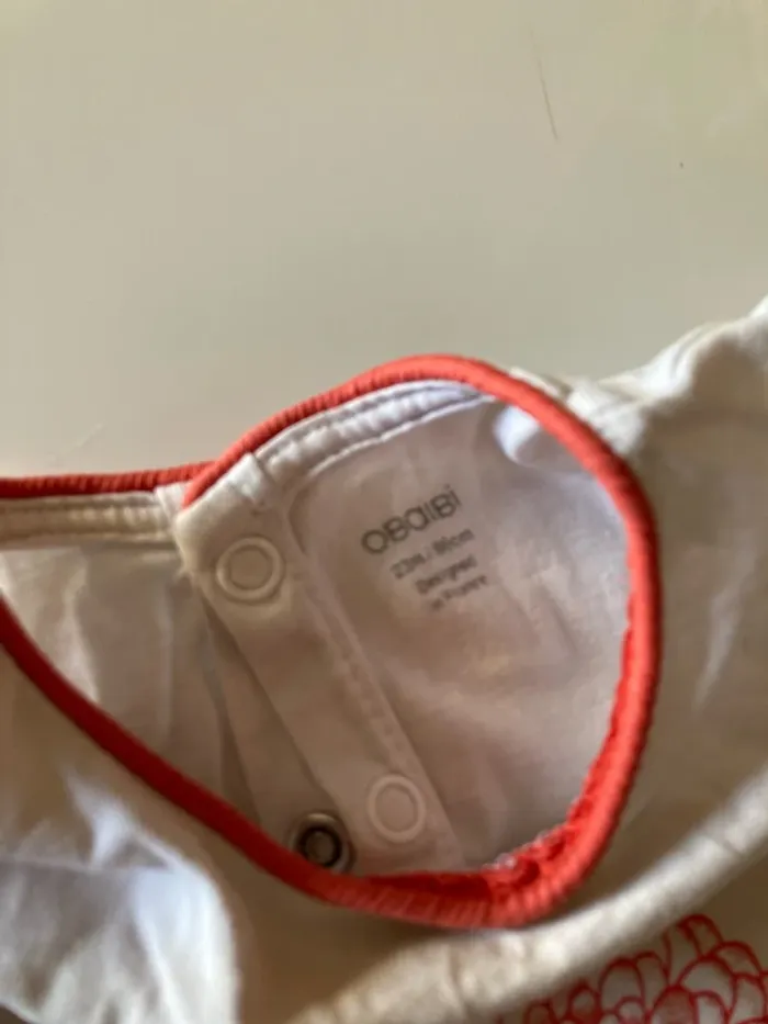 2 T-shirts manches courtes Obaïdi, 23 mois. - photo numéro 4