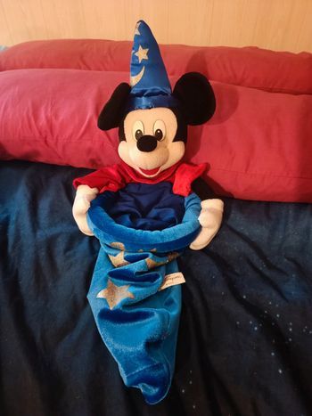 Peluche Disney Mickey magicien panier