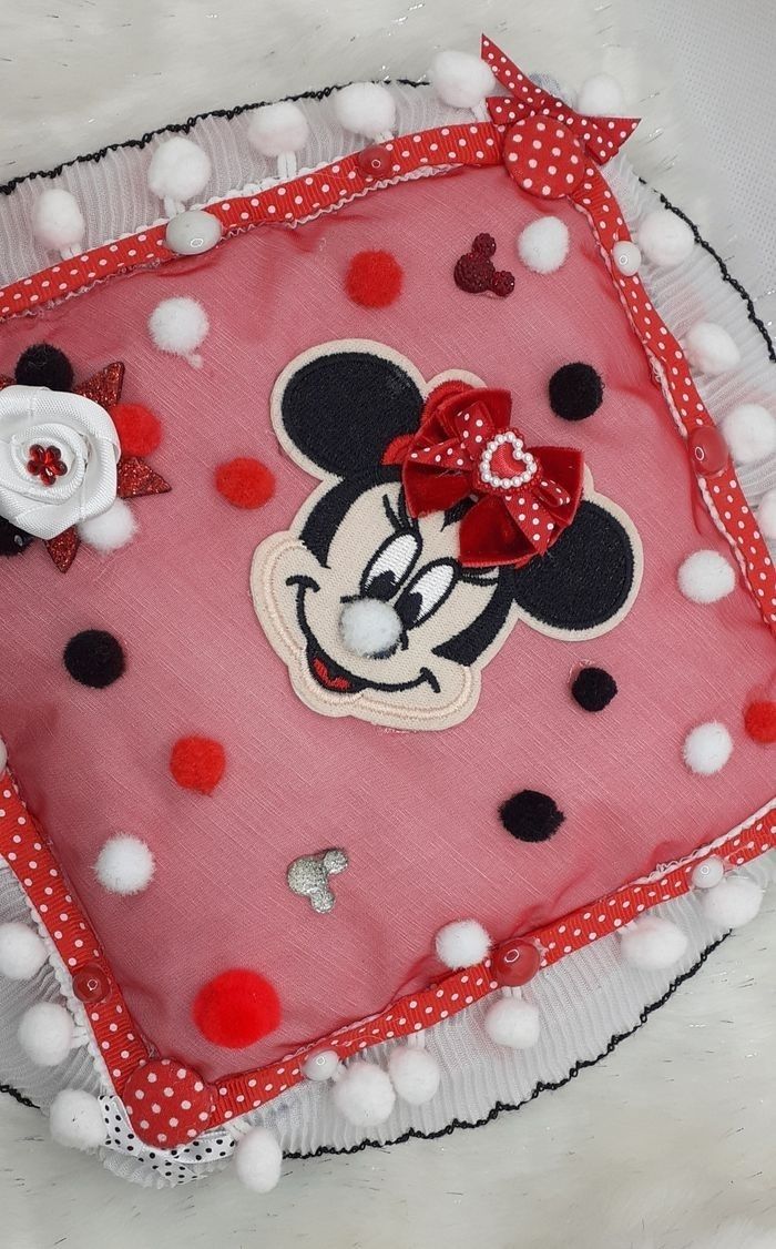 Joli minni coussin decoratif minnie 27/27cm - photo numéro 2