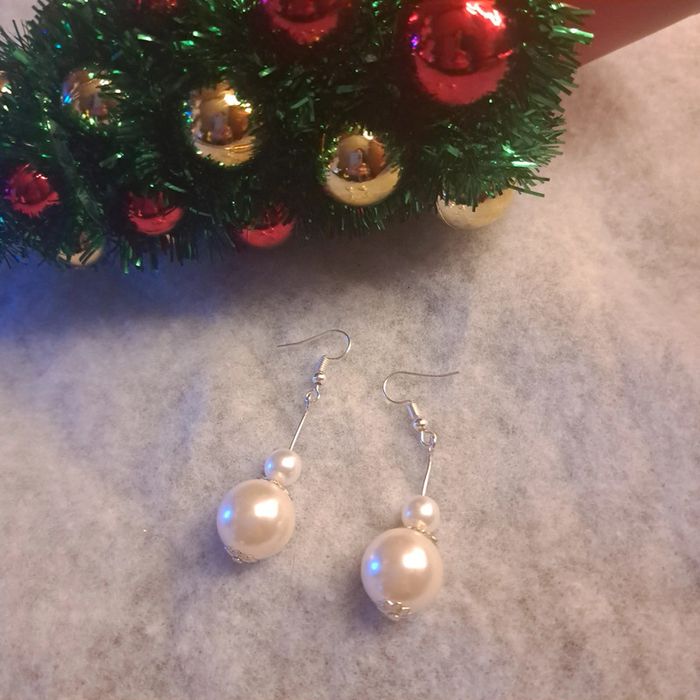 Boucles d'oreilles pendante perles nacré blanche - photo numéro 5